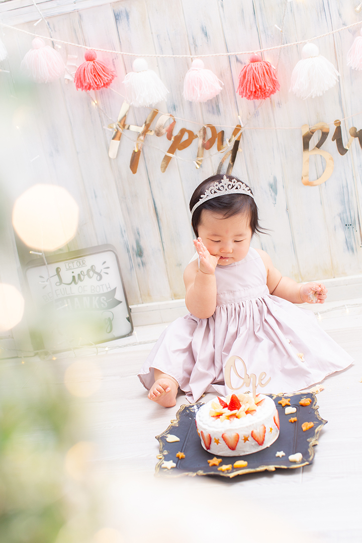 スマッシュする赤ちゃん